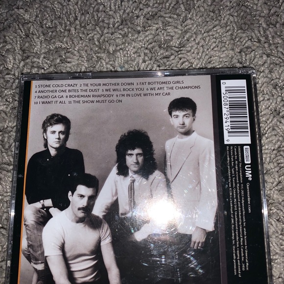 Queen CD - Picture 2 of 2